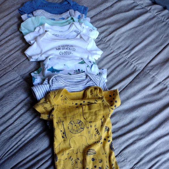 8 Piece Onsie Bundle - NB - Picture 2 of 3